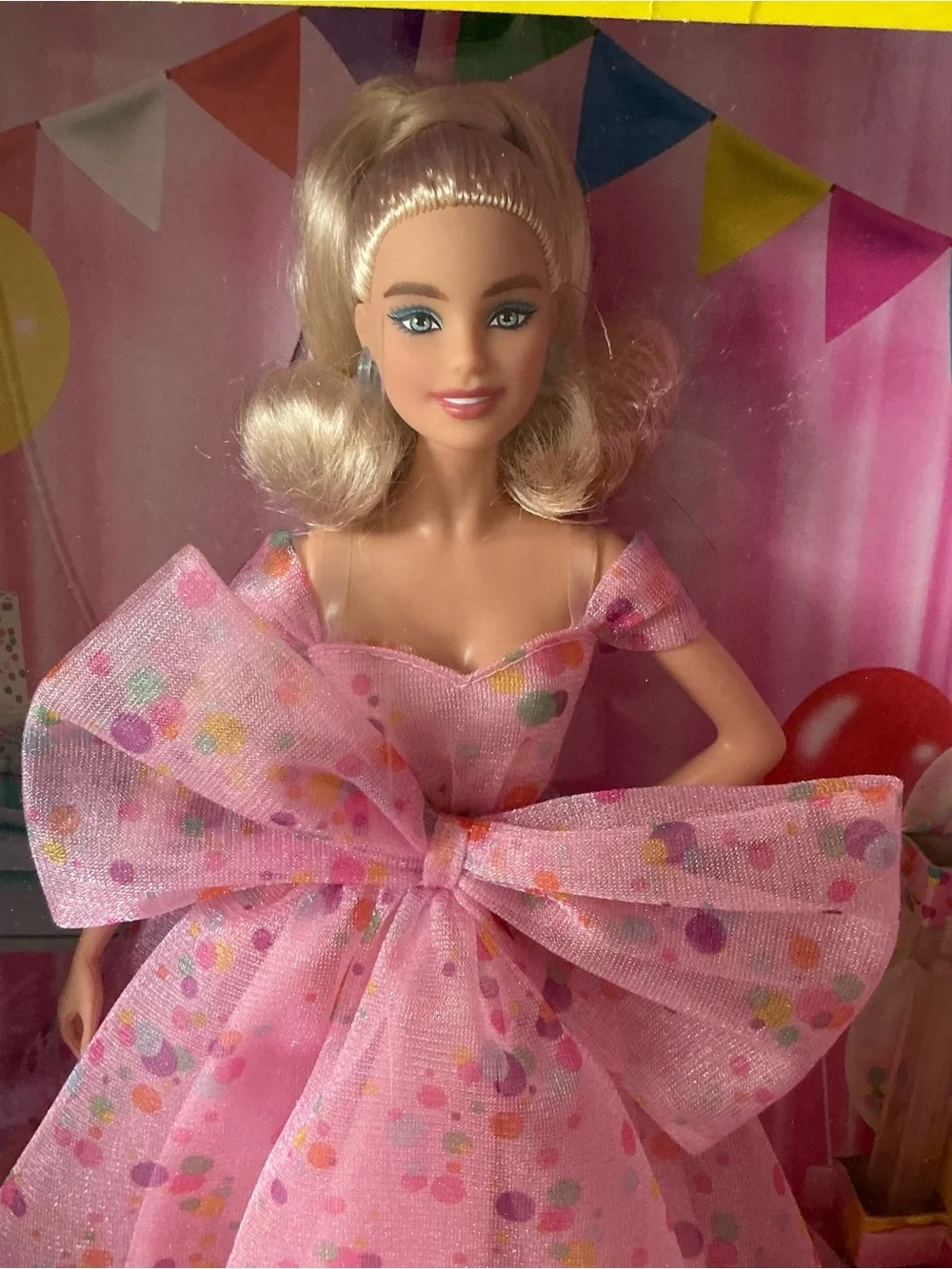 Barbie Signature Series 2021 Birthday Wishes - Picture 2 of 8